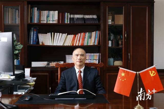 BV伟德官方网站校长蒋新华。